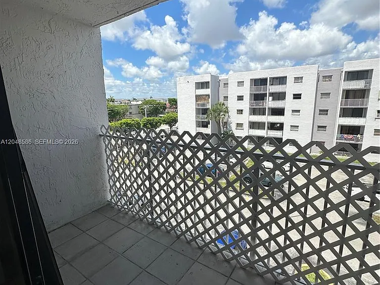 8145 NW 7th St #405 — Photo 13