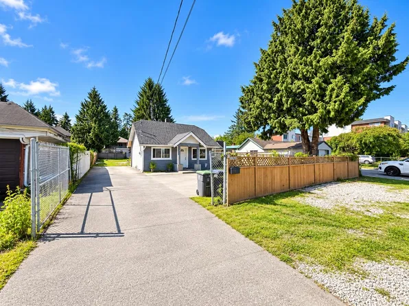 13370 96th Ave, Surrey, BC V3V 1Y4