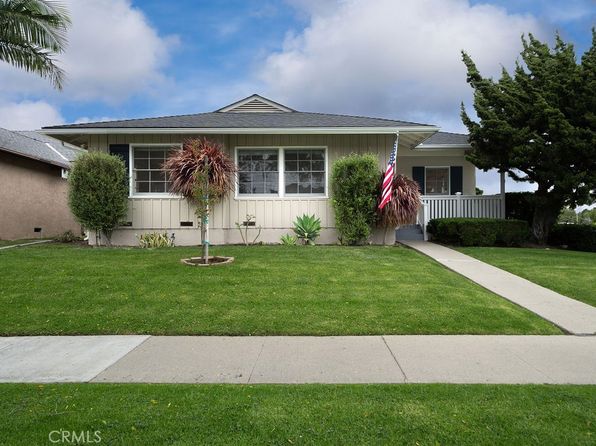 2542 Vuelta Grande Ave