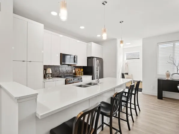 175 Kinglet Blvd NW, Edmonton, AB T5S 0P9