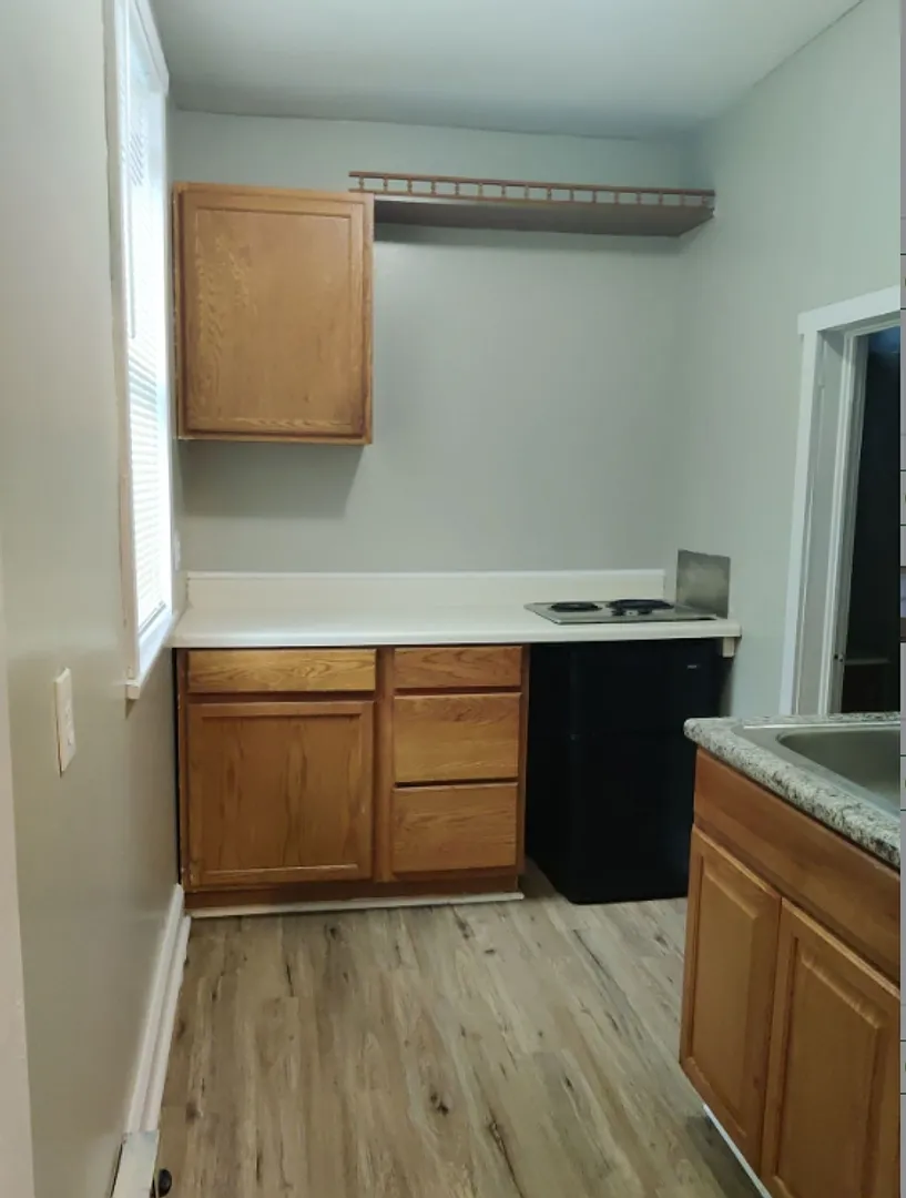 908 E Main Street — Photo 3