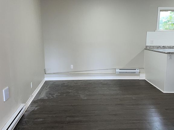 5th image of 166 Saint Andrew St #1017981