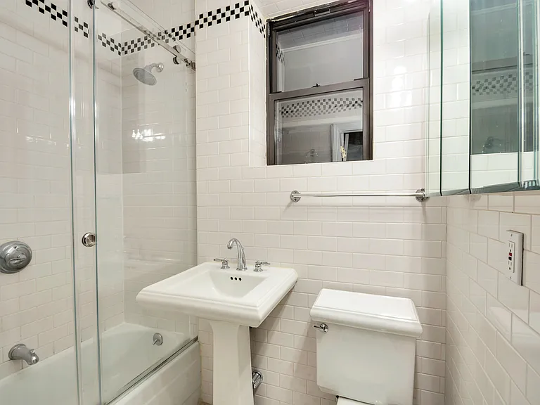 1378 York Ave #3A — Photo 6