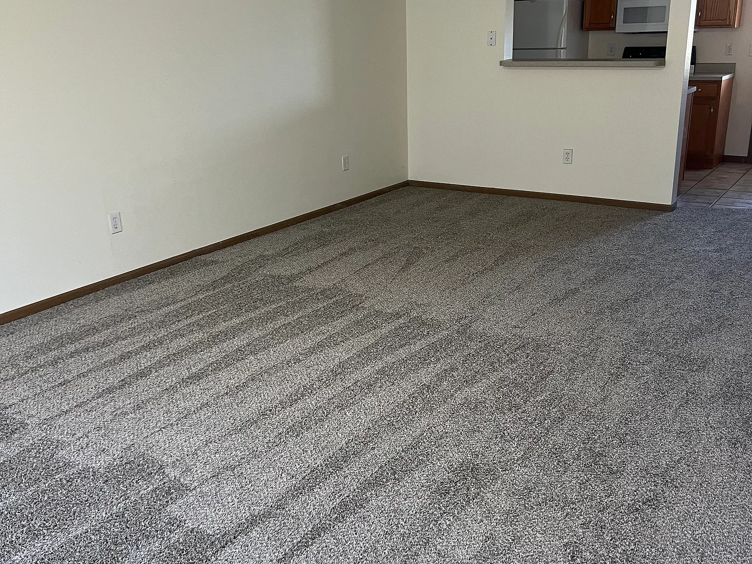 4 bed, $1,400 — Photo 4