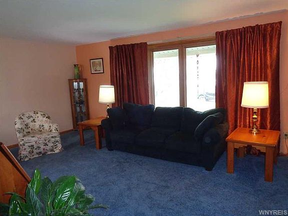 3rd image of 65 Willow Green Dr