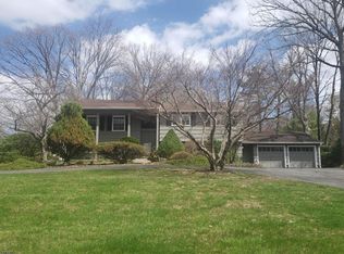 59 Wynnewood Rd, Livingston, NJ 07039