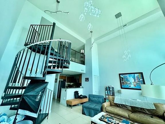 5th image of 300 S Biscayne Blvd APT 816