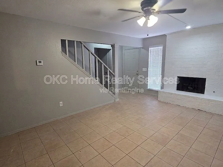 6715 Lyrewood Ln — Photo 13