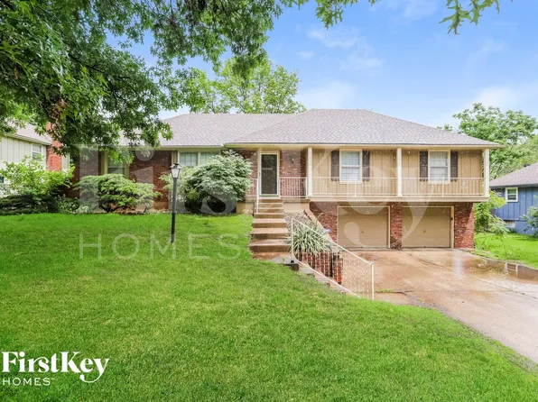 111 Johnston Pkwy, Raymore, MO 64083
