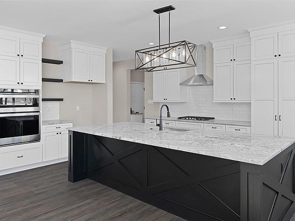 4th image of 438 Uc Crest Ave