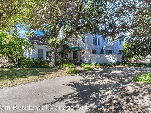 2nd image of 404B Monticello Dr