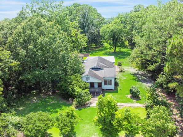 428 S Main St, Loreauville, LA 70552