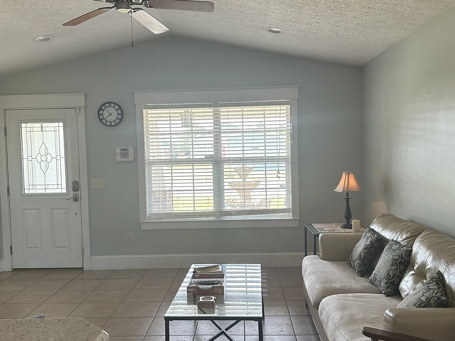 3 bed, 1365 sqft, $3,200 — Photo 4
