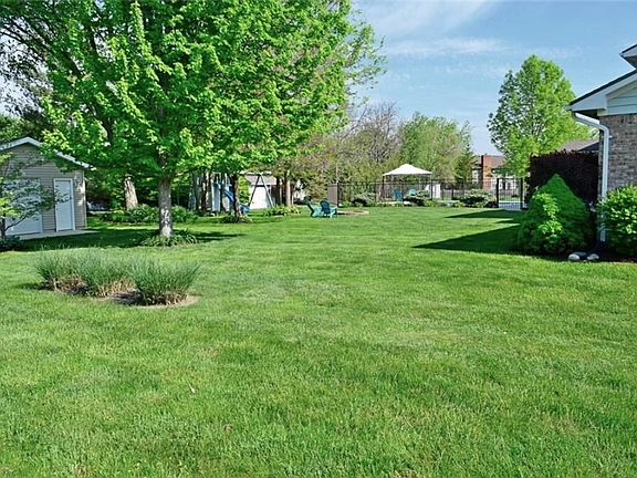 5th image of 9645 Feather Wood Ln