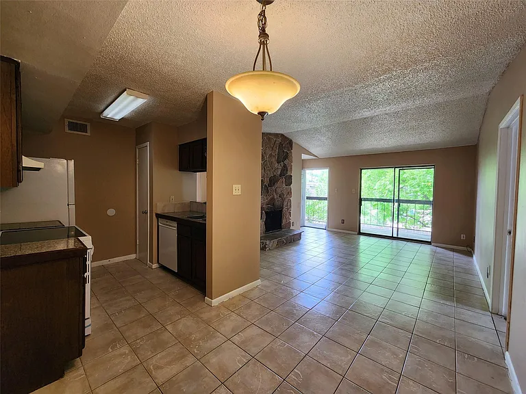 17331 Red Oak Dr #52 — Photo 10