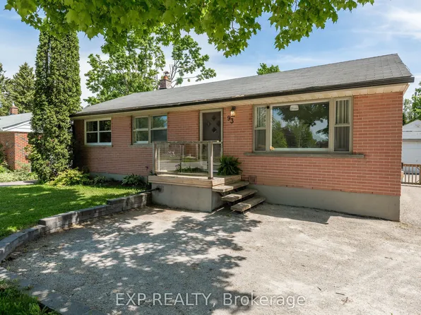 93 North St W, Orillia, ON L3V 3S7