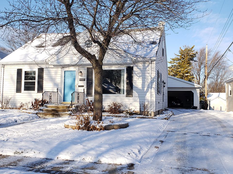 1st image of 1302 Desnoyers St