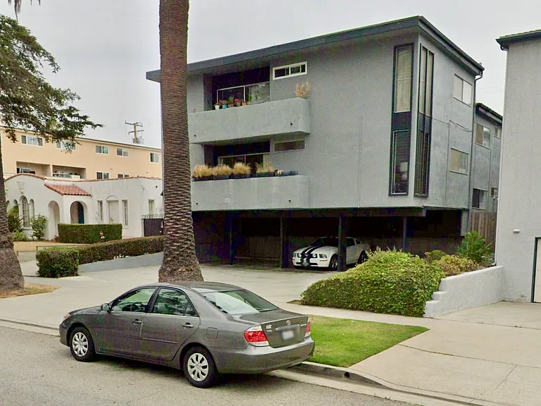 1037 Lincoln Blvd #C — Photo 1
