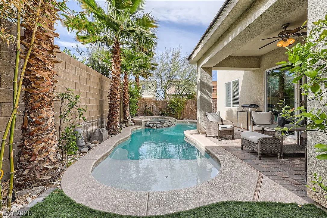 4 bed, 3.5 bath, 3188 sqft, $5,900 — Photo 4