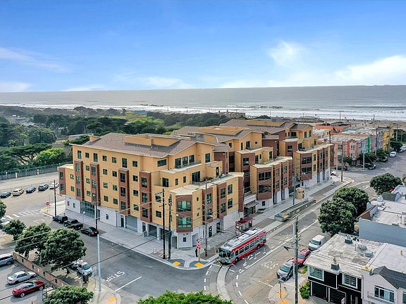 4th image of 3535 Wawona St #432