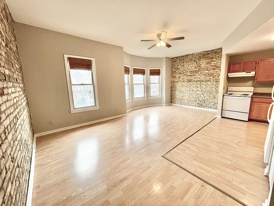 1718-34 E Lafayette Pl