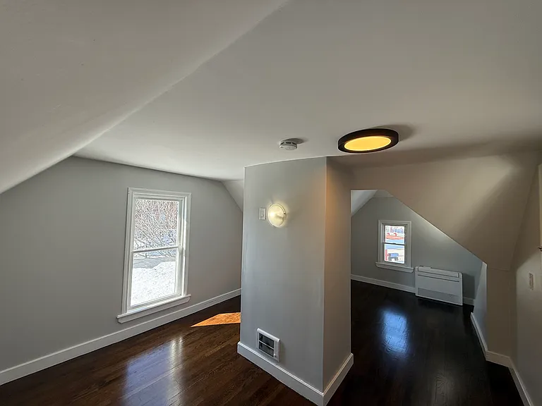 30 Thornley St #2 — Photo 10