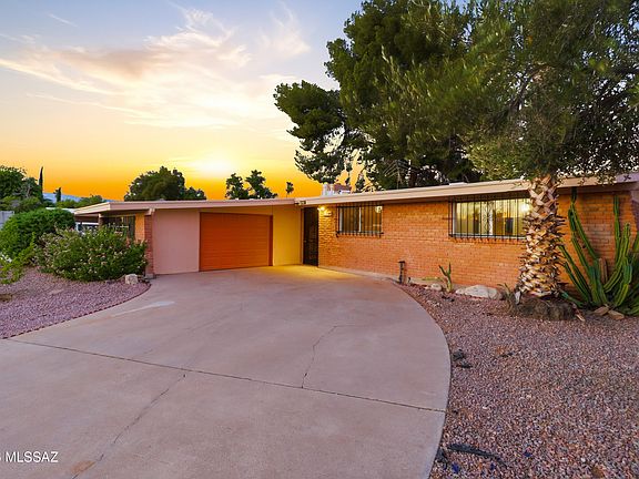 3rd image of 2109 S Camino Seco