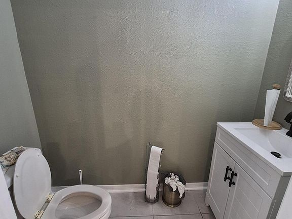 5th image of 279 HENRYS BLUFF Place