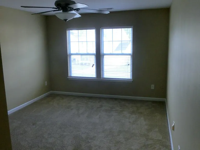 15713 Lakepoint Forest Dr — Photo 33