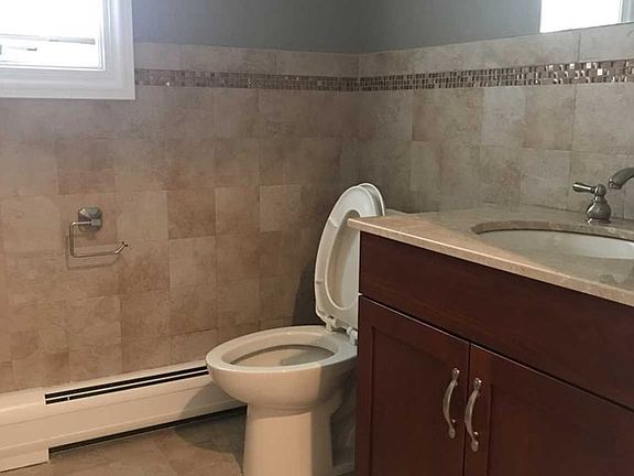 5th image of 2411 Rossett St #2411