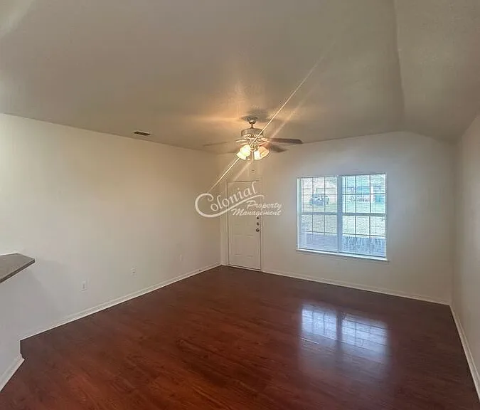 3204 Baldwin Loop #B — Photo 3