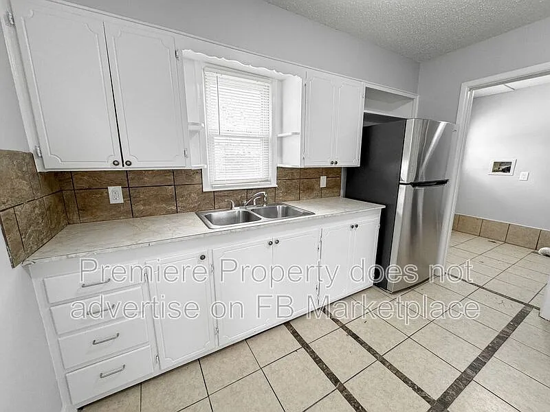 2 bed, 1.0 bath, 782 sqft, $830 — Photo 4