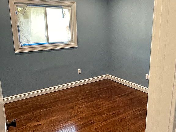 4th image of 4 Sherwood Dr