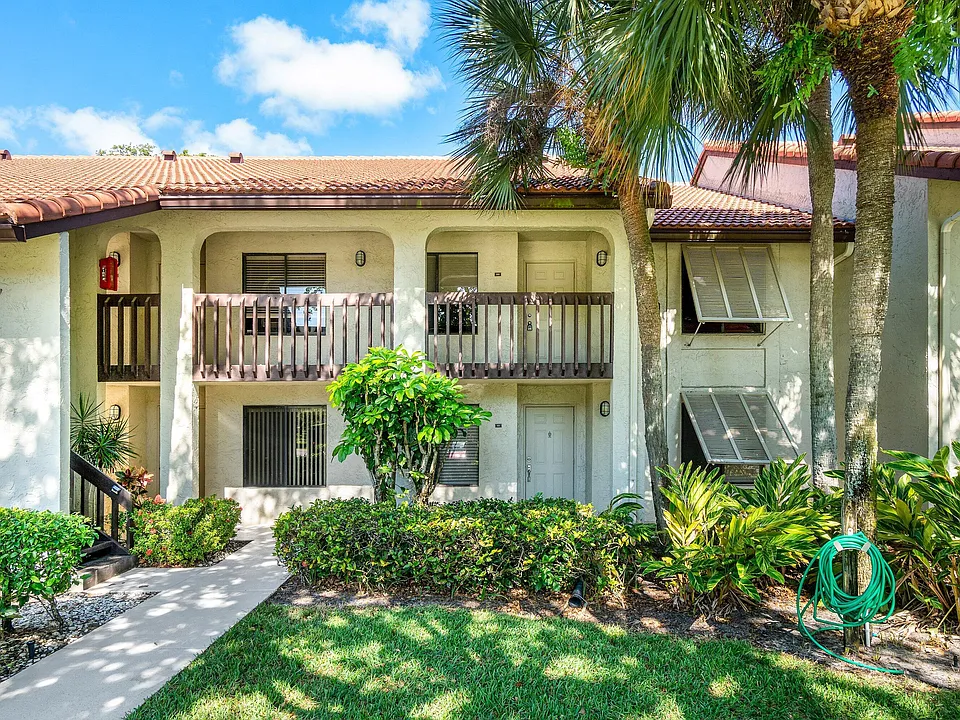 10137 Mangrove Dr #203