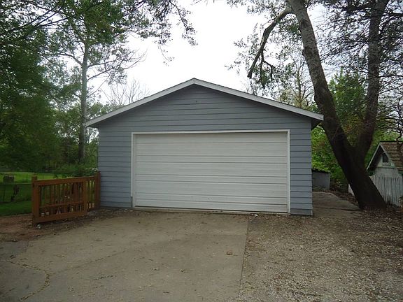 4th image of 6700 Roseland Dr