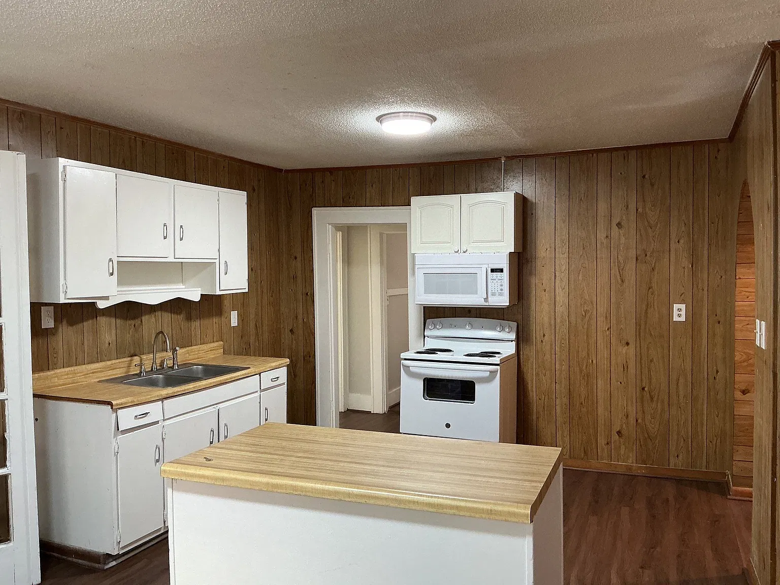 3 bed, 1462 sqft, $1,550 — Photo 3