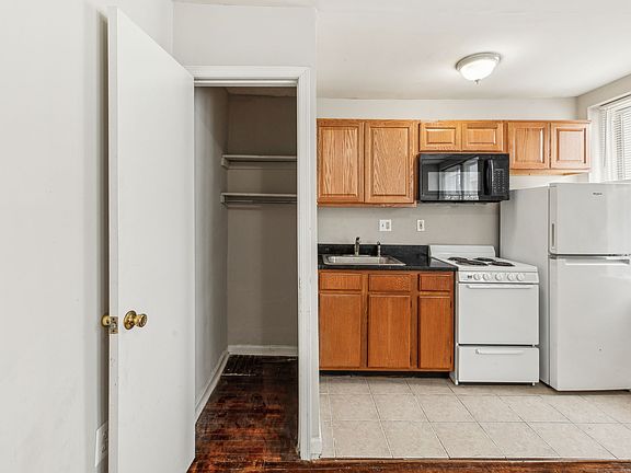 5th image of 3416 Spring Garden St #18