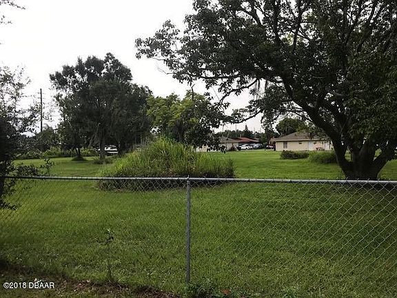 3rd image of 703 17th St