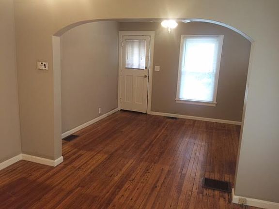 3rd image of 6842 Hurd Ave
