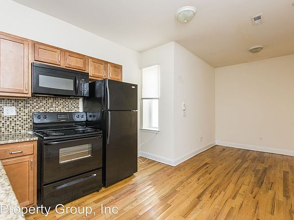4th image of 2258 N Park Ave #2917291