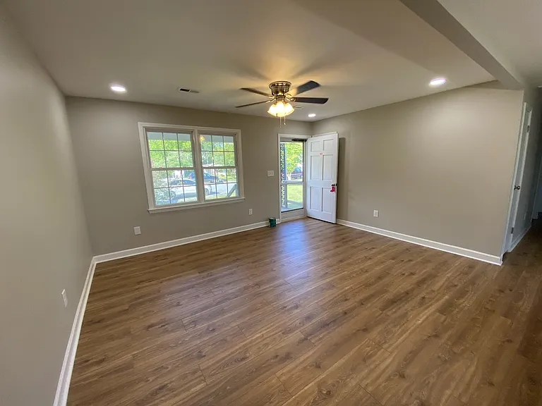 105 Fort Dr — Photo 3