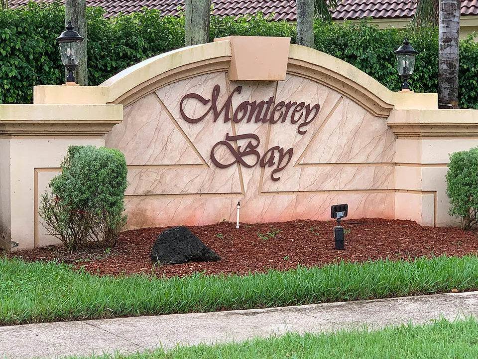 141 Monterey Bay Dr