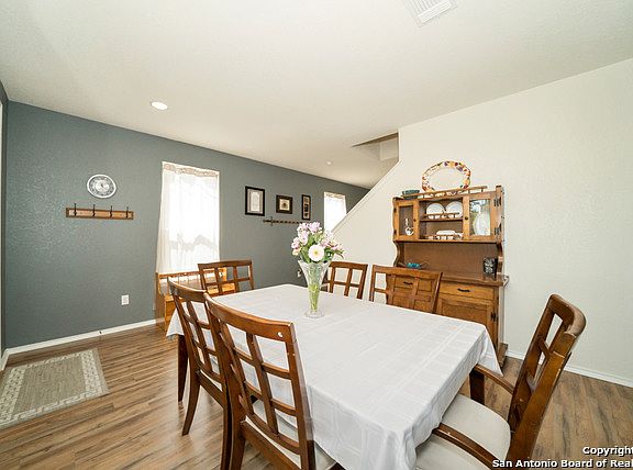 5th image of 5708 Columbia Dr