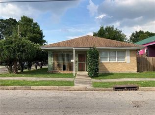 8141 Apple St, New Orleans, LA 70118