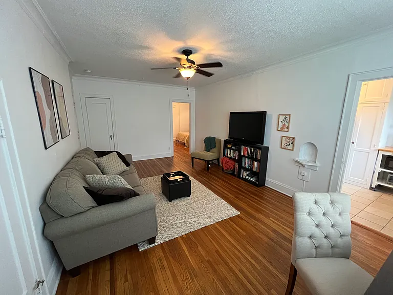 730 5th St SW #8 — Photo 5