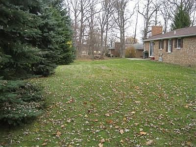 4th image of 5888 Wood Ave