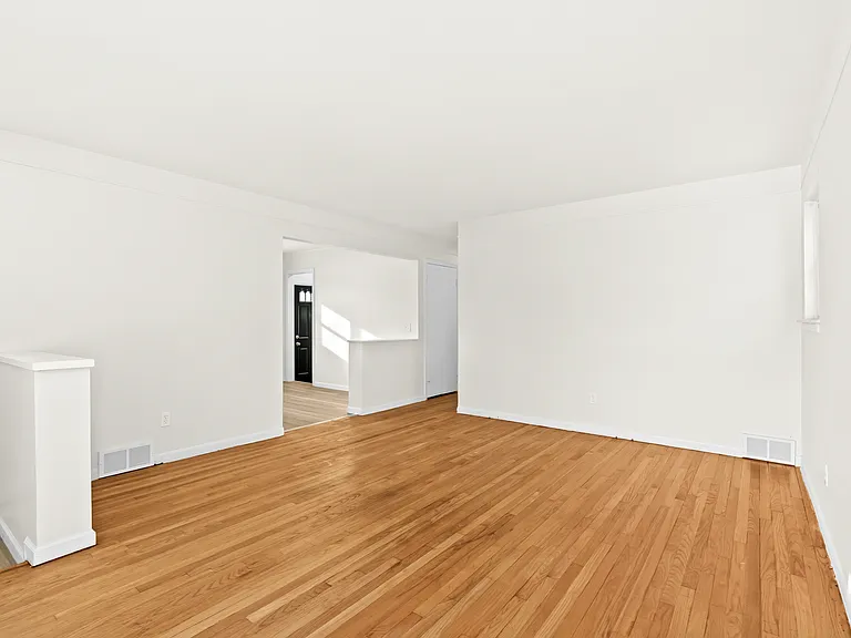 18405 Gillman St — Photo 23