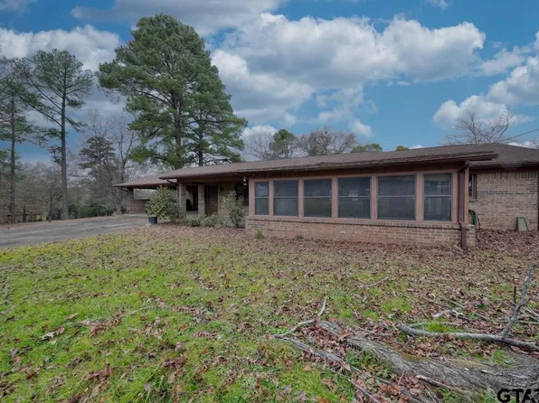 203 Texas Dr, Hideaway, TX 75771