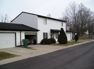 427 Meadowview St, Fowlerville, MI