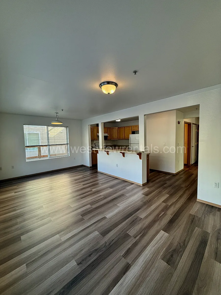 Building Photo - 524 32nd St #202